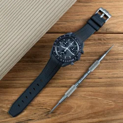 Curved End Gummirem til Omega X Swatch MoonSwatch - Sort