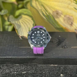 Curved End Gummirem med Foldespnde til Omega Seamaster Diver 300M - Lavendel