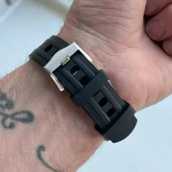 Curved End Gummirem til Omega Seamaster Diver 300M - Sort