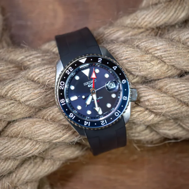 Curved End Gummirem til Seiko SKX / Seiko 5 Sports - Sort