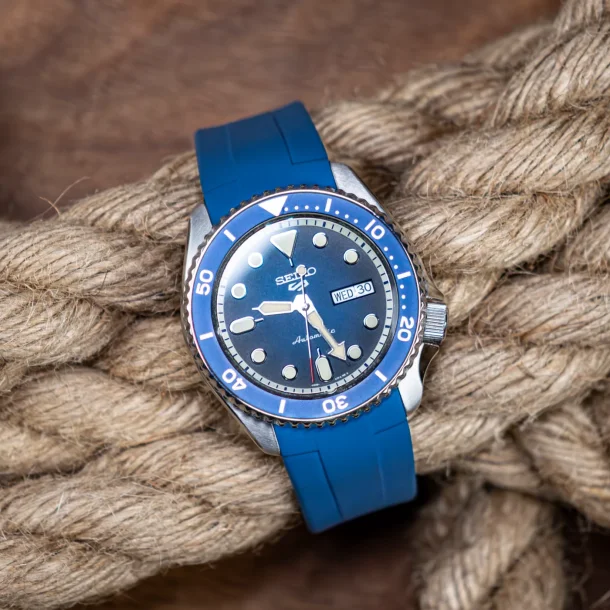 Curved End Gummirem til Seiko SKX / Seiko 5 Sports - Bl�