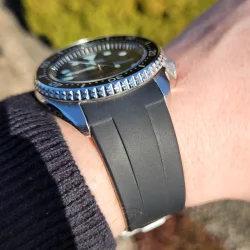 Curved End Gummirem til Seiko SKX / Seiko 5 Sports - Sort