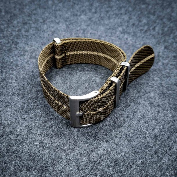 Natorem i Tudor-stil - Olivengr�n med beige stribe