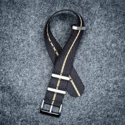 Natorem i Tudor-stil - Sort med beige stribe