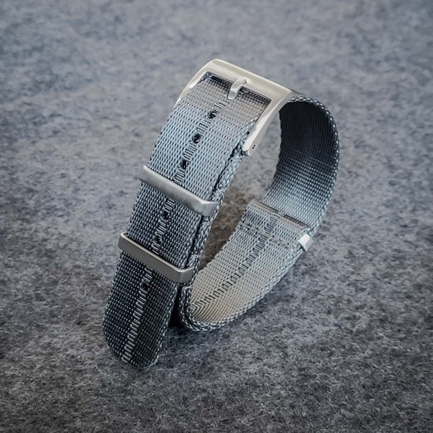 Natorem med pr�get stribe - Gr�