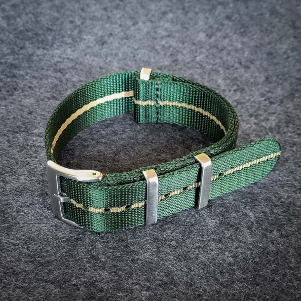 Natorem med pr�get stribe - Gr�n med beige stribe