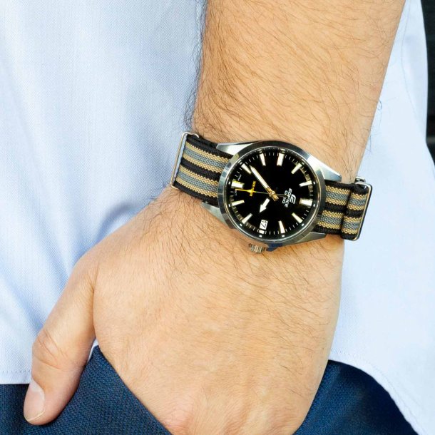 Riflet Natorem - Sorte, gr� og beige striber - Bond's choice NTTD