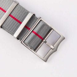 Single Pass Luksus - Gr med rd stribe