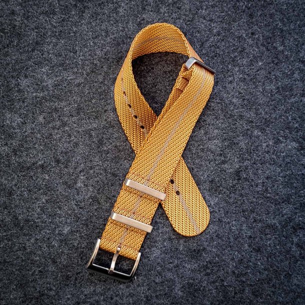 Natorem i Tudor-stil - Gul med beige stribe