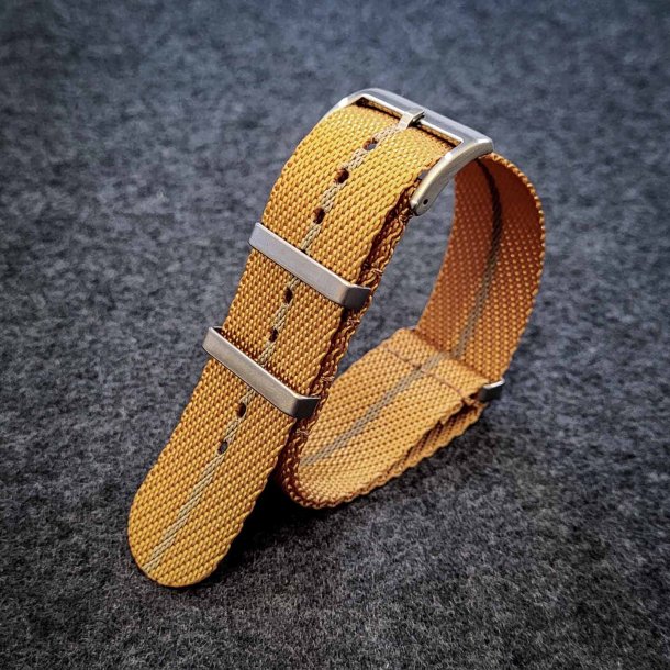 Natorem i Tudor-stil - Gul med beige stribe