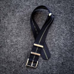 Natorem i Tudor-stil - Marinebl/sort med grn stribe