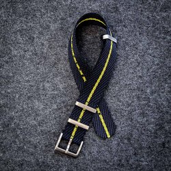 Natorem i Tudor-stil - Marinebl/sort med gul stribe