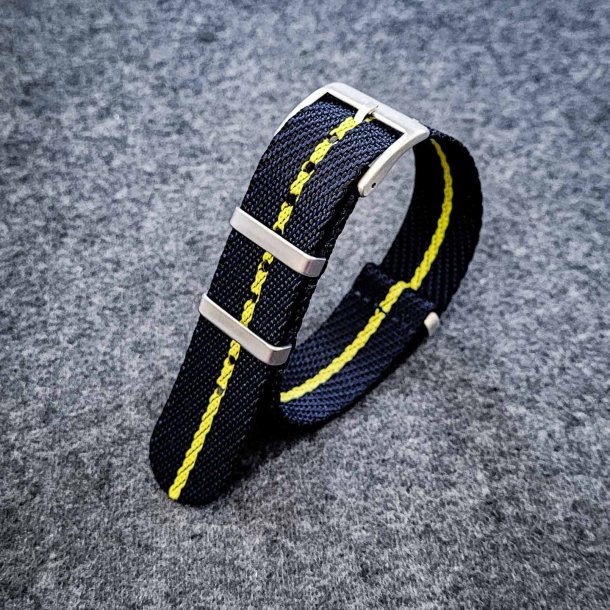 Natorem i Tudor-stil - Marinebl�/sort med gul stribe