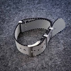 Natorem i Tudor-stil - Sorte og hvide striber