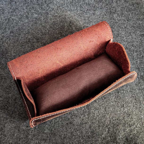 Watch Roll i brunt l�der til tre ure